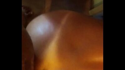 Amadora sendo enrabada de pé sem tirar a calcinha
