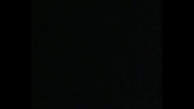 Loira coroa bronzeada ficando pelada na webcam do bate papo