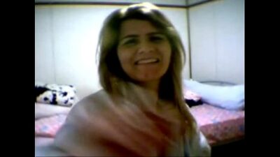 Loira madura se exibindo toda na webcam