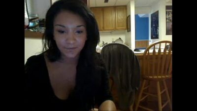 Novinha fazendo show na webcam pelo skype