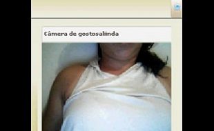 Novinha linda mostrando o corpo no bate papo da UOL