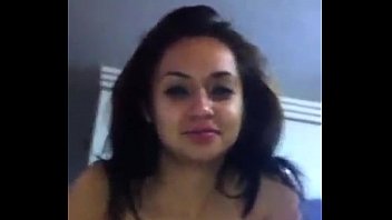 Namorada bêbada pagando boquete e rindo