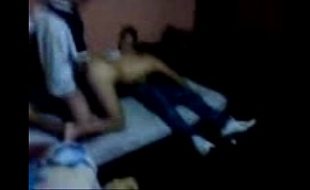 Adriele puta amadora chupando, metendo e levando muita porra na cara