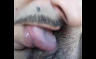 Chupando muito o grelo da amante putinha Chupando muito o grelo da amante putinha