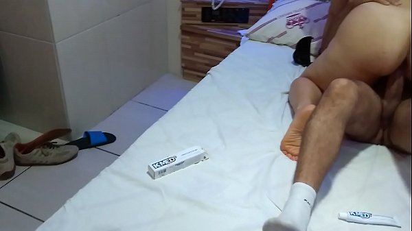 Deixei o roludo fudendo forte minha esposa